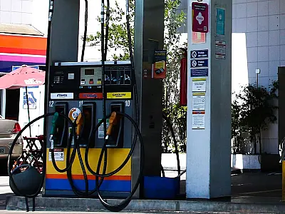 Postos devem exibir preço de combustível com duas casas decimais