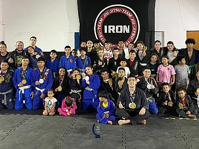 Equipe Iron vence campeonato internacional de Jiu-Jitsu na Bolívia
