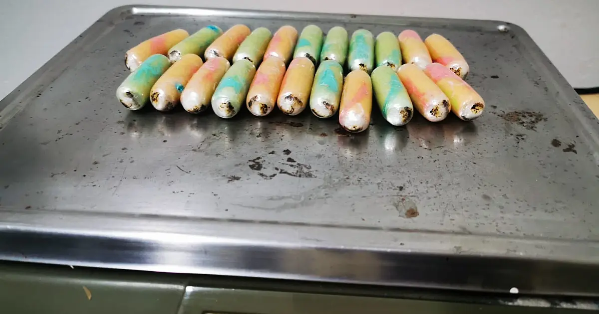 Bolivianos são presos com cápsulas de cocaína que seriam ingeridas