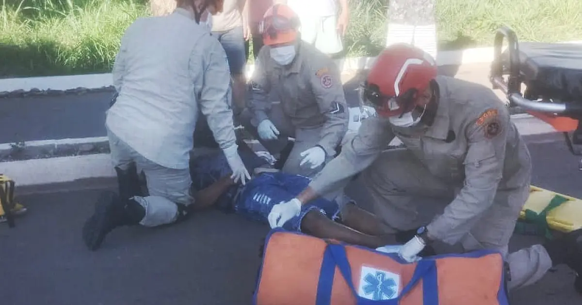 Homem fica ferido em acidente com bicicleta elétrica na Avenida Gaturama