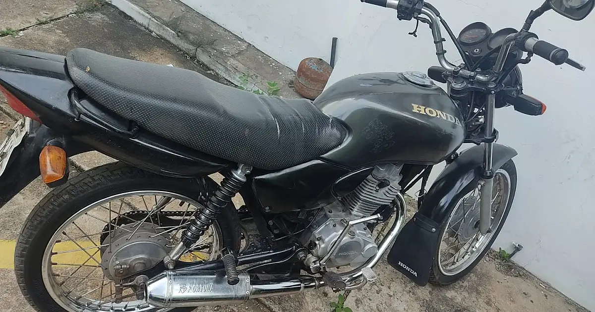 Moto roubada é localizada em terreno baldio do Popular Nova