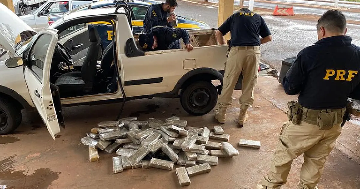 PRF apreende 104 Kg de maconha e skunk em Nova Alvorada do Sul