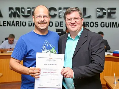 Atleta corumbaense medalha de ouro no tiro esportivo é homenageado na câmara
