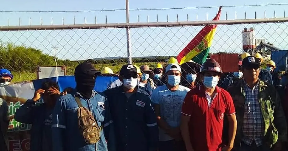 Bolivianos bloqueiam planta siderúrgica em protesto por melhores salários