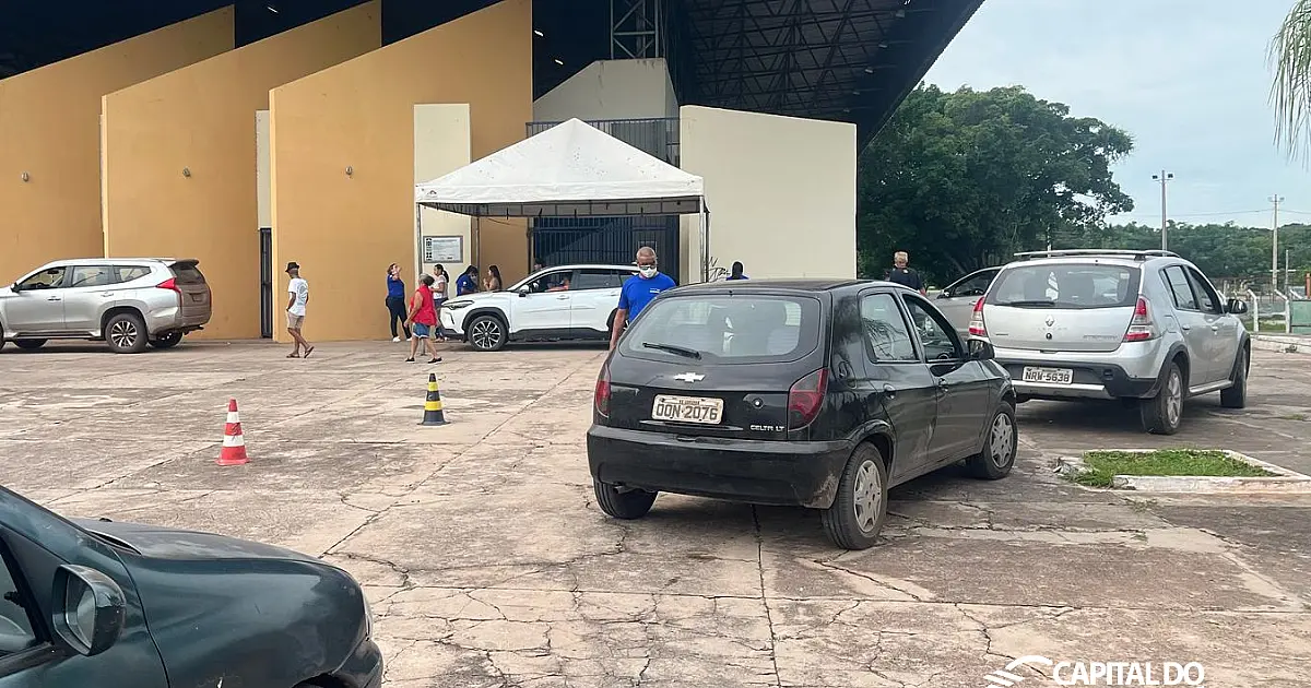 Postos de saúde e drive-thru ofertam vacina da gripe para grupos prioritários