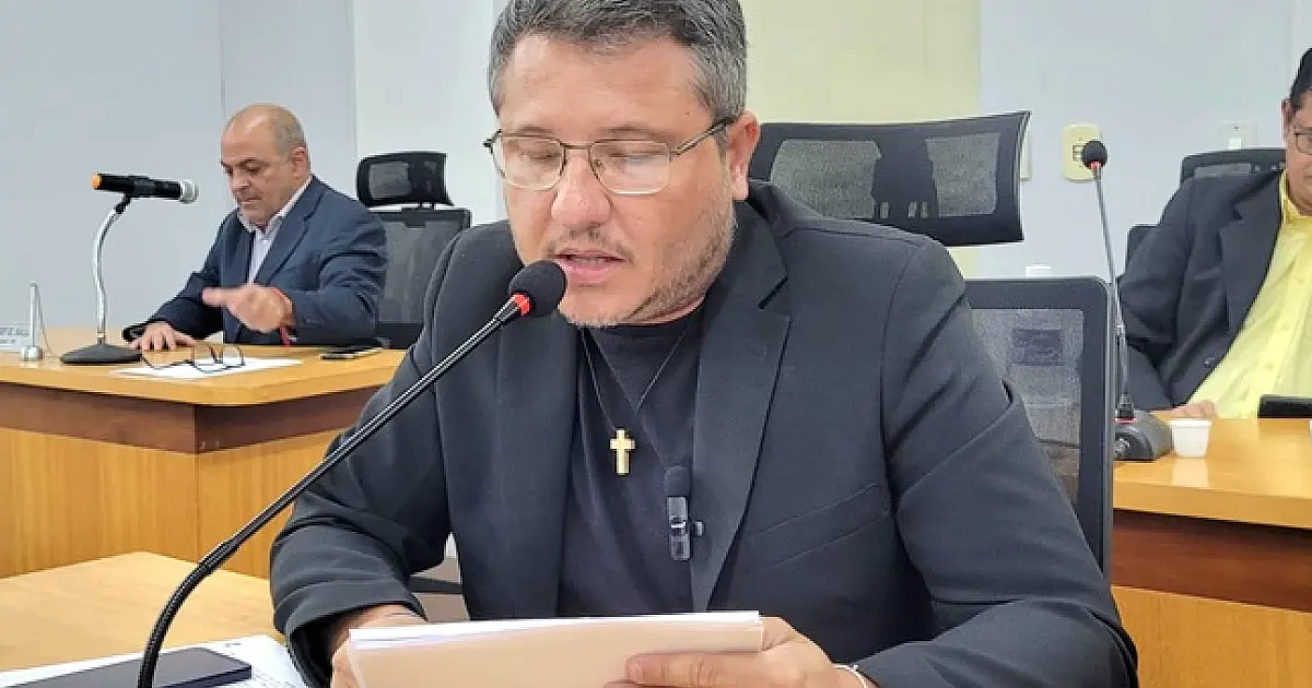 Cazarin pede manutenção e reparos dos aparelhos de ar-condicionado das escolas