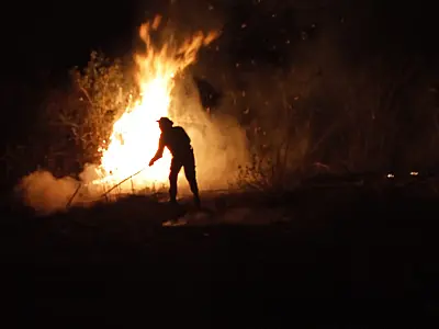 Combate à incêndio no Morro do Urucum durou toda a madrugada