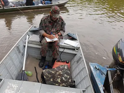 Advogado e empresário são autuados por pesca ilegal no rio Miranda