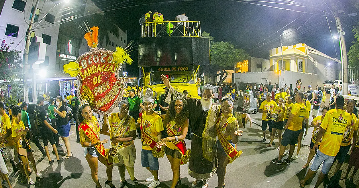 Abadás do bloco Sandálias de Frei Mariano podem ser adquiridos na Casa do dr. Gabi