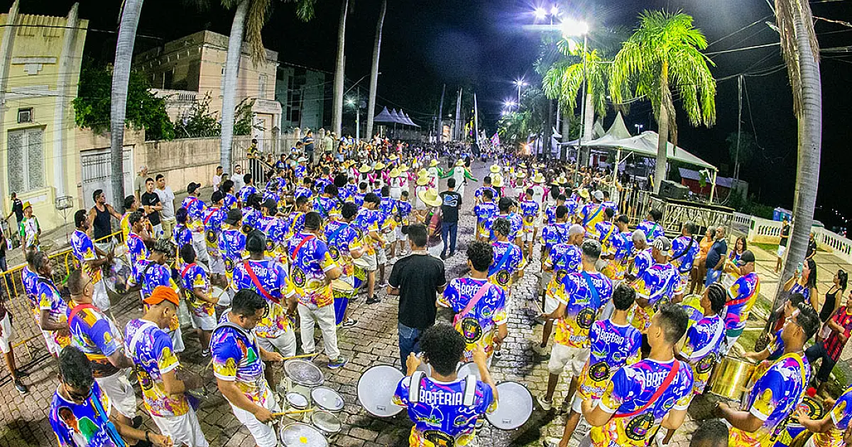 Ensaios técnicos reúnem escolas de samba no Carnaval de Corumbá