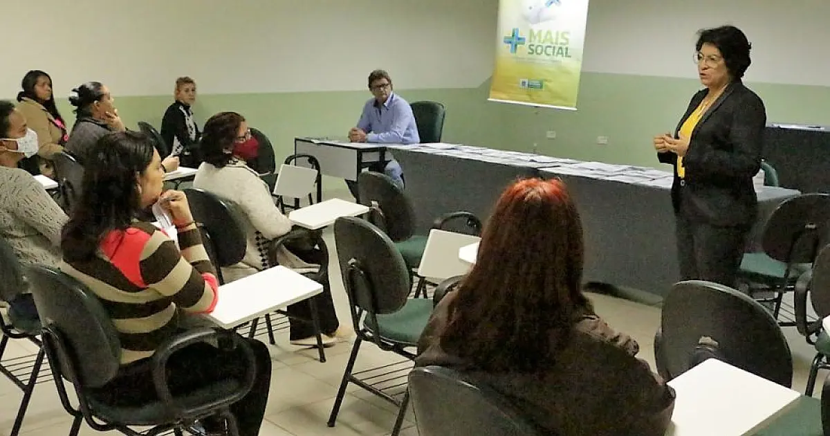 Beneficiários recebem cartões do Mais Social; carne e gás de cozinha encabeçam lista de prioridades