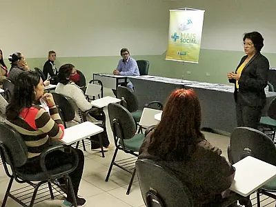 Beneficiários recebem cartões do Mais Social; carne e gás de cozinha encabeçam lista de prioridades