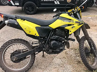 Motocicleta furtada em 2021 é recuperada no bairro Guarani