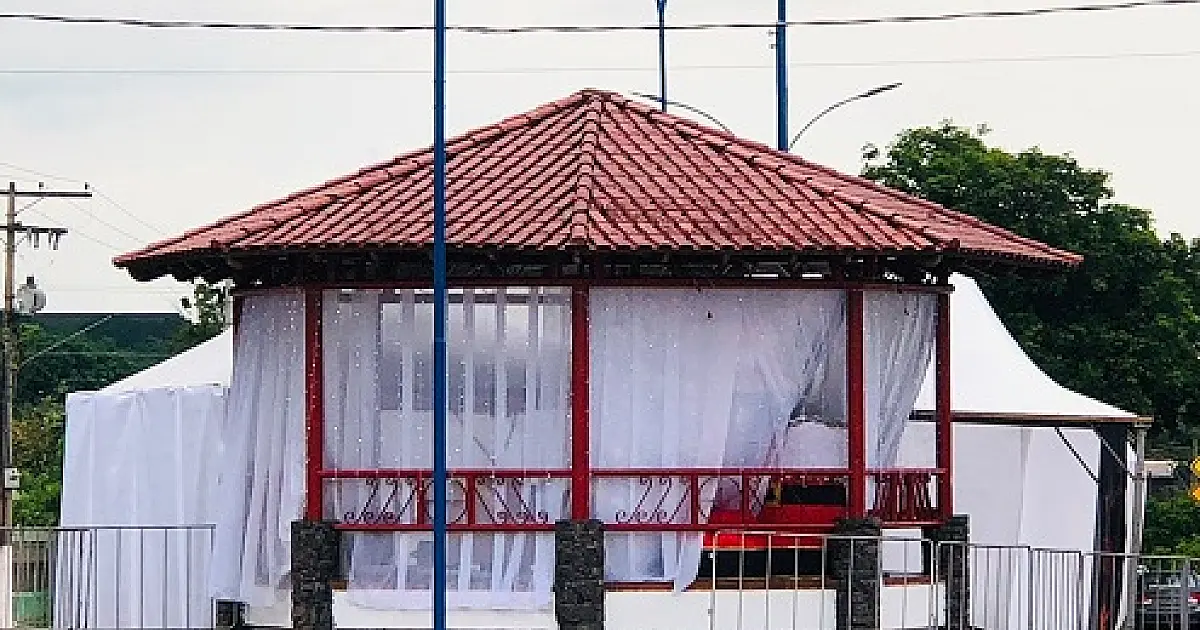'Decoração' de natal de Ladário vira piada em redes sociais