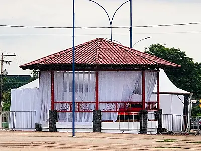 'Decoração' de natal de Ladário vira piada em redes sociais
