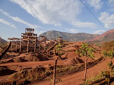 Mineradora mais de 200 vagas de emprego em Corumbá