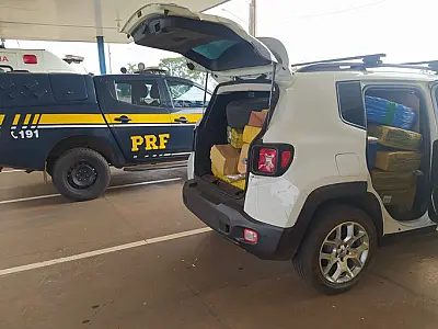 Motorista abandona carro com carregamento de maconha e skunk em Campo Grande