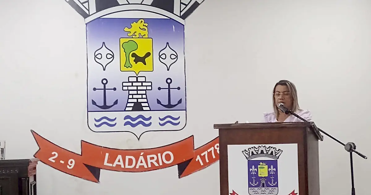 Vereadora solicita limpeza e manutenção em vias de Ladário
