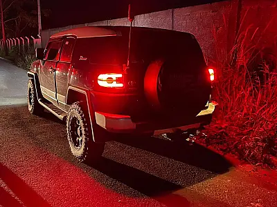 Indivíduo morto por arma de fogo é encontrado em carro abandonado na rua Rui Barbosa