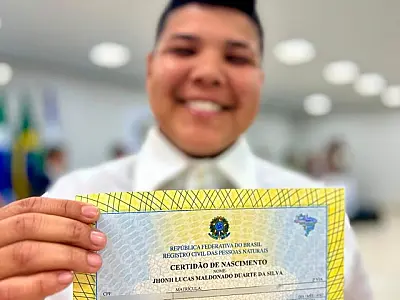 Certidão de nascimento garante cidadania, direitos e renascimento de novas histórias