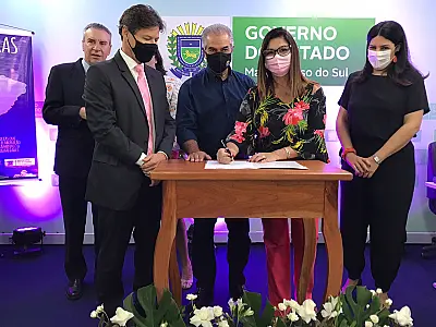 Bia Cavassa destina R$ 400 mil para rede proteção às mulheres fronteiriças