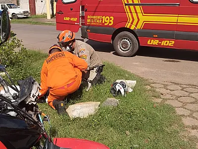 Colisão entre carro e moto é destaque no plantão dos Bombeiros