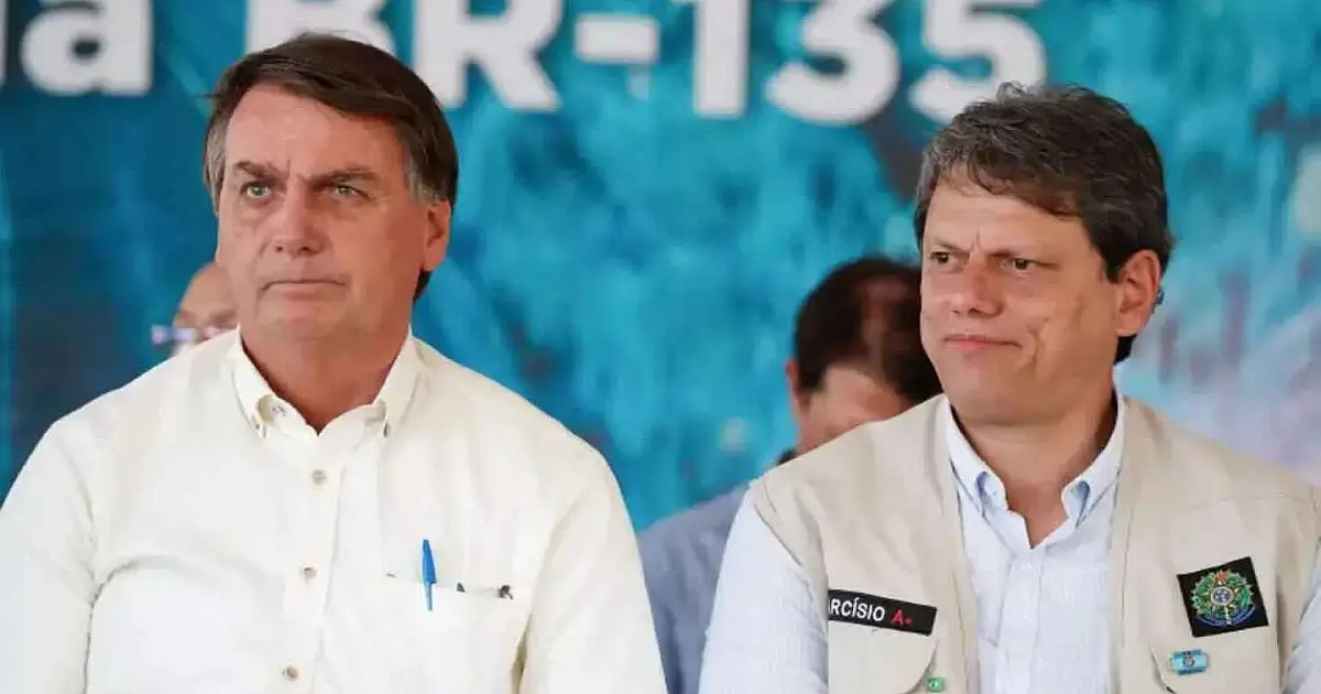 Bolsonaro recebe Tarcísio no Planalto em meio a definição de estratégias