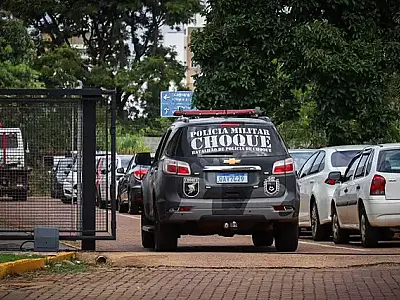 A serviço do tráfico, policiais levavam droga em viatura