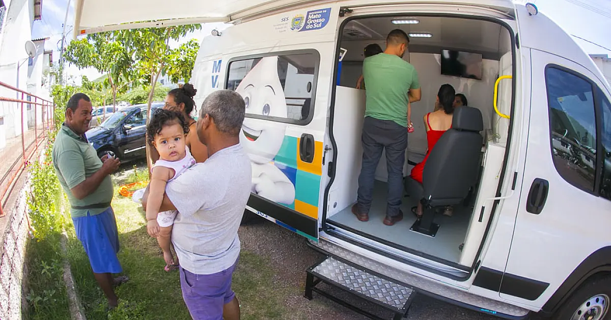 Vacimóvel leva vacinação itinerante a bairros e escolas de Corumbá