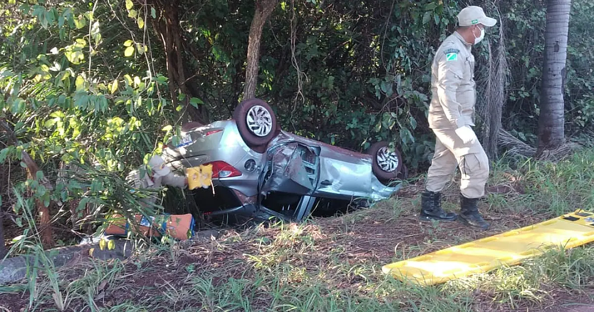 Vítima fatal em capotamento na BR 262 era funcionário da Vetorial