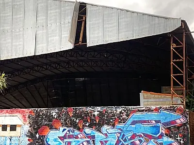Vereador reivindica reforma urgente da estrutura do barracão da Oficina de Dança