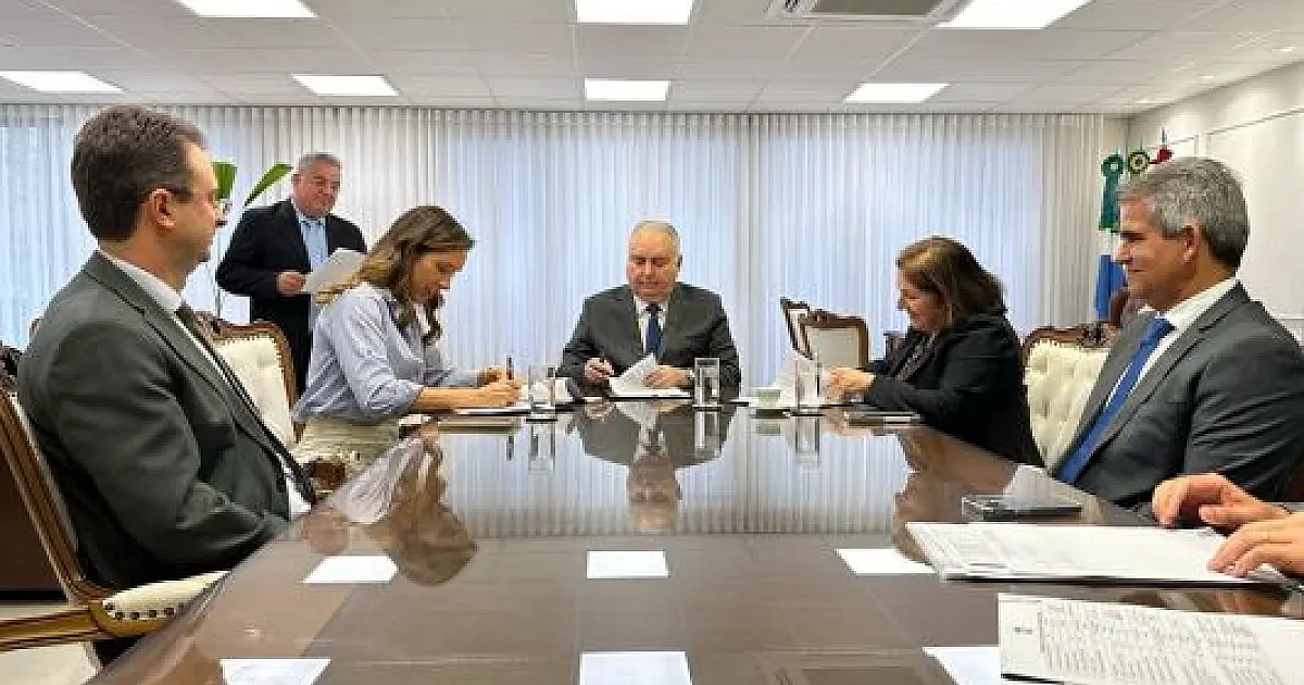 Renovação de parceria assegura oportunidade para jovens aprendizes no Poder Judiciário