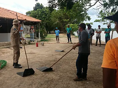 Funcionários de fazenda recebem treinamento para combate à incêndios florestais