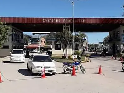Santa Cruz entra em greve por 24 horas e fronteira com Corumbá é bloqueada