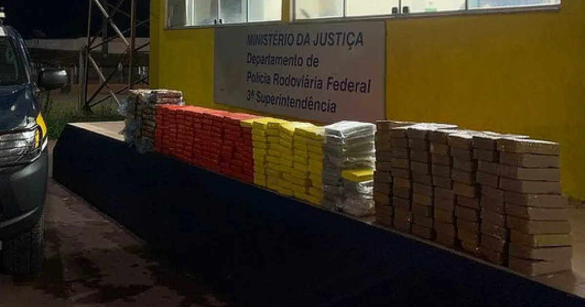 PRF apreende 309 Kg de cocaína em ônibus na BR 262