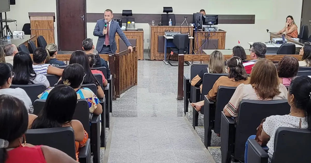 Educadores participam de formação para reduzir violência nas escolas de Corumbá e Ladário