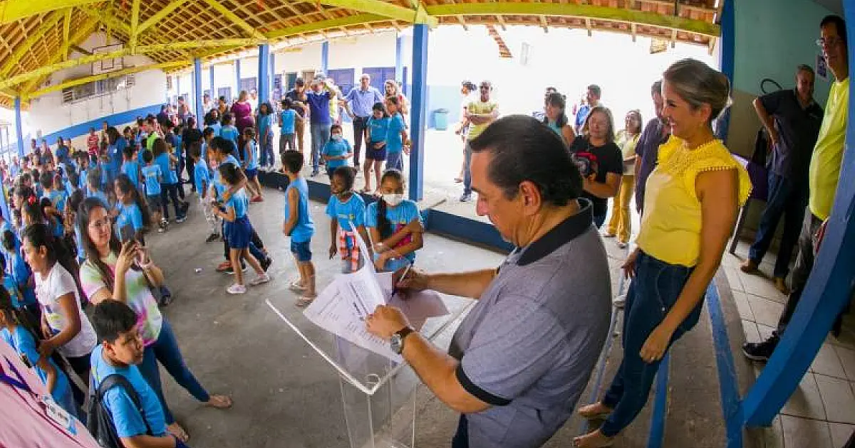 Prefeito anuncia reformas de Cras, escolas e quadras esportivas