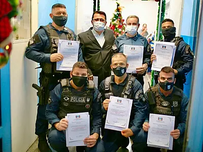 Policiais militares recebem homenagens da Câmara de Corumbá