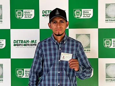 Detran habilita primeiro condutor de MS pela CNH do Brasil