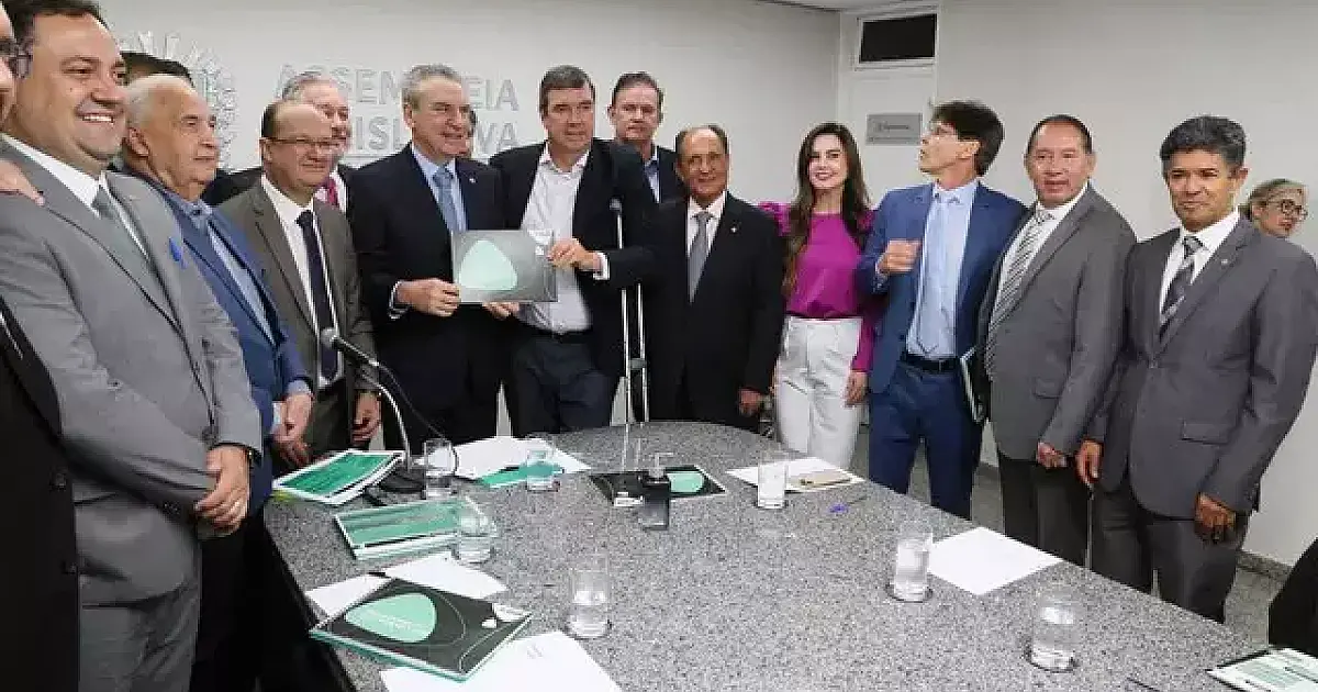 Eduardo Riedel mantém 11 pastas e cria cargo de secretários executivos