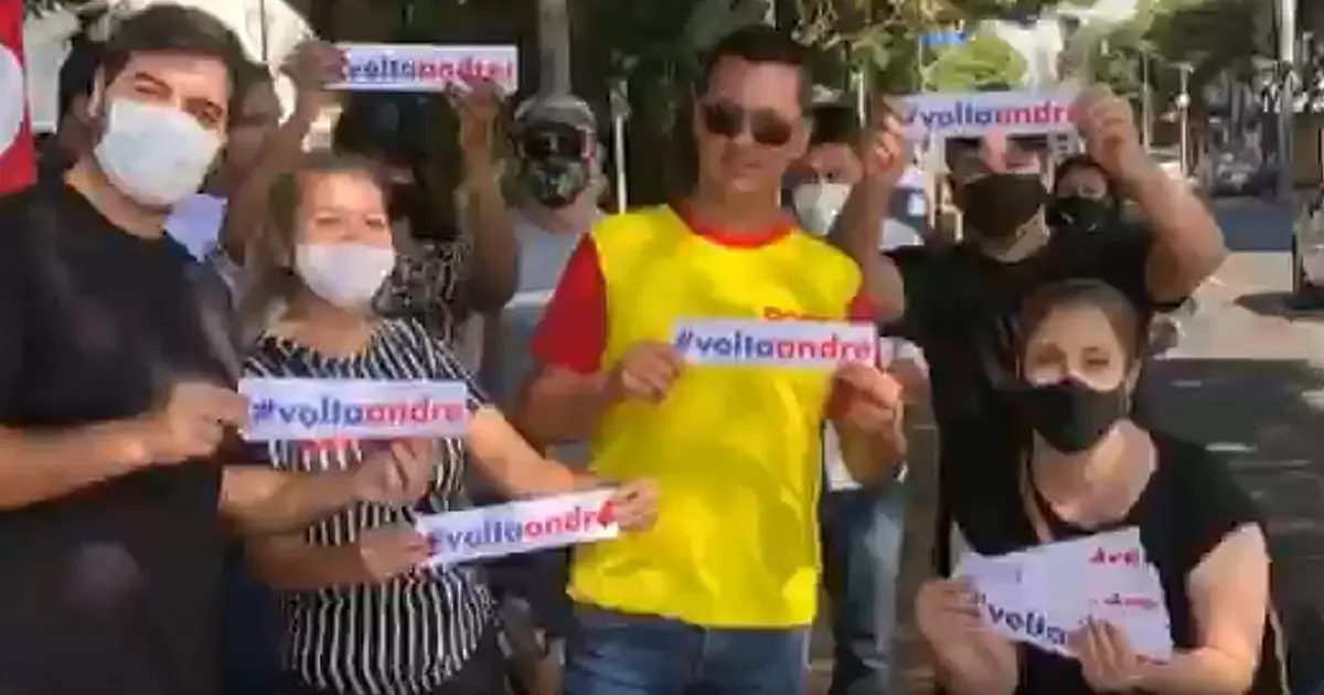 A mais de um ano da eleição, "clipe" pede volta André e Governo faz ofensiva com Riedel