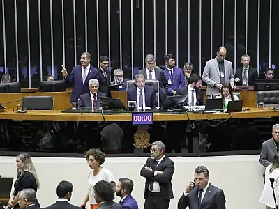 Deputados Federais aprovam projeto dos "combustíveis do futuro"