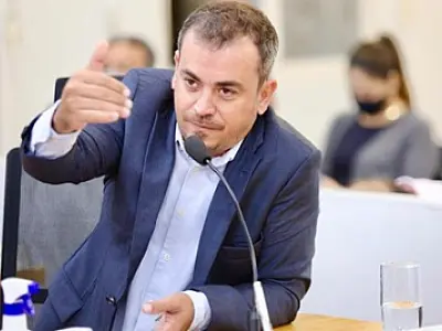 Vereador sugere instalação de semáforo no cruzamento das ruas Cabral com Quinze de Novembro