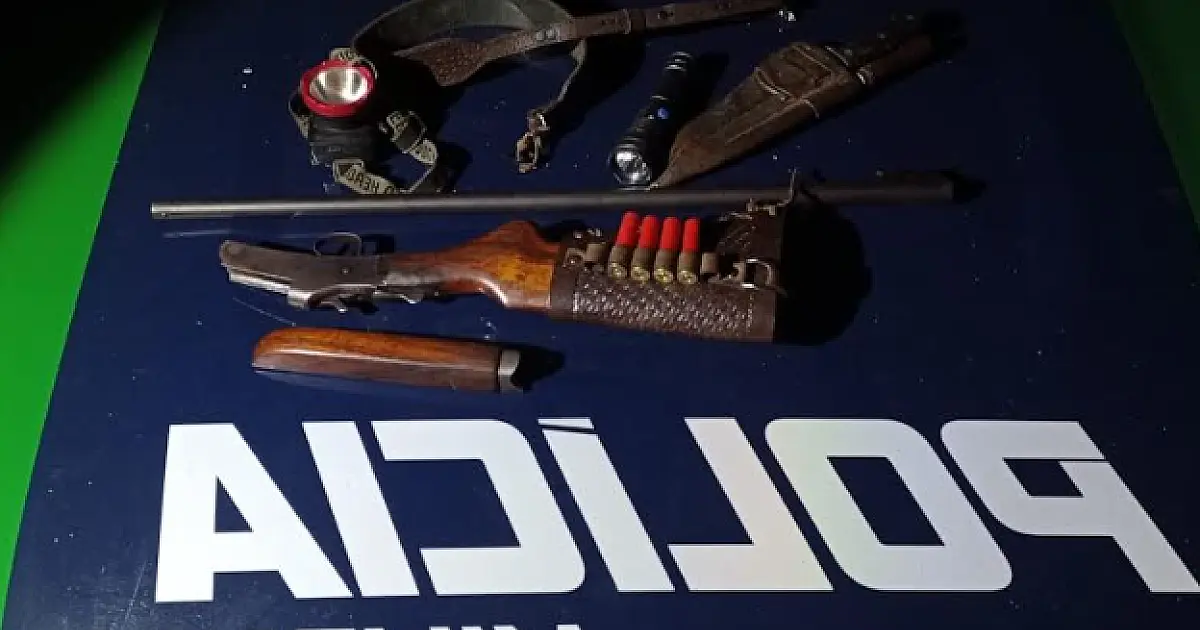 PMA prende dois homens por porte ilegal e apreende três armas de fogo