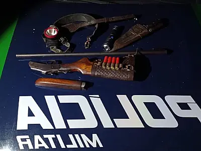 PMA prende dois homens por porte ilegal e apreende três armas de fogo