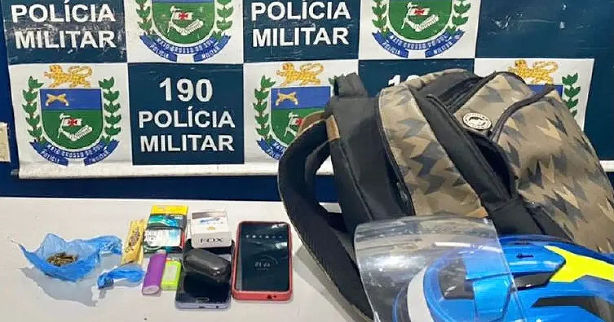 PM prende indivíduos por porte de droga no poliesportivo