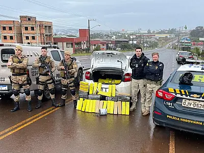 Ação conjunta PRF e PM apreende 210 kg de maconha e recupera veículo roubado