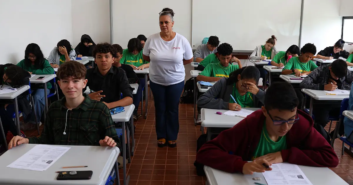 Cursinho para Enem e vestibulares preparar estudantes da Rede Estadual de Ensino