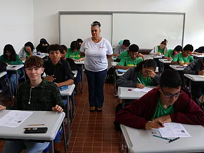 Cursinho para Enem e vestibulares preparar estudantes da Rede Estadual de Ensino