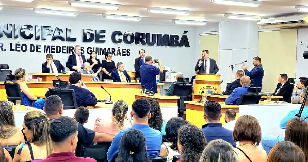 Vereadores de Corumbá tomam posse e Ubiratan é reeleito presidente da Câmara